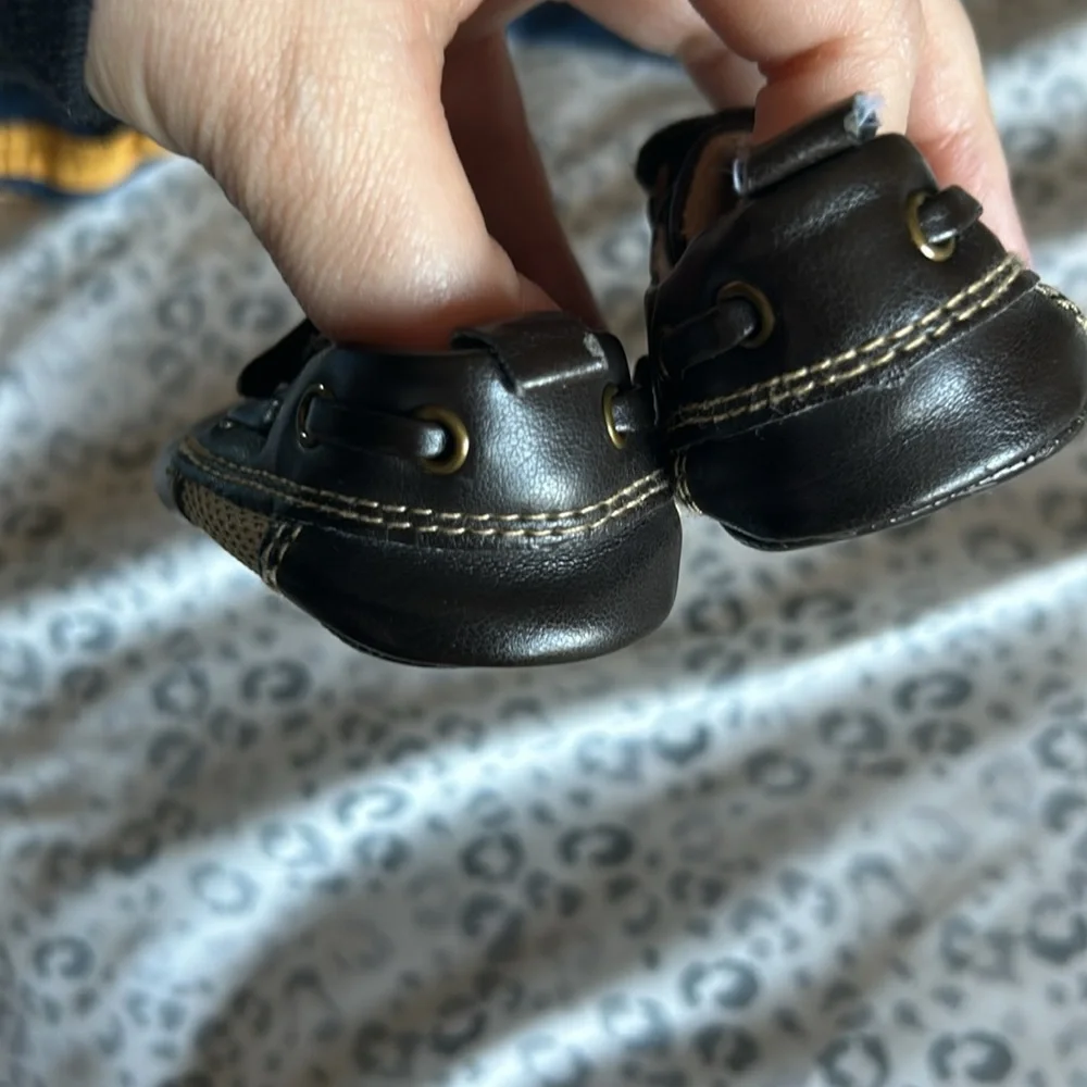 2 Pairs of Baby Boys Shoes - NB / 1
